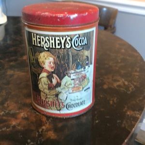 1989 Hershey‘s food corporation vintage round tin